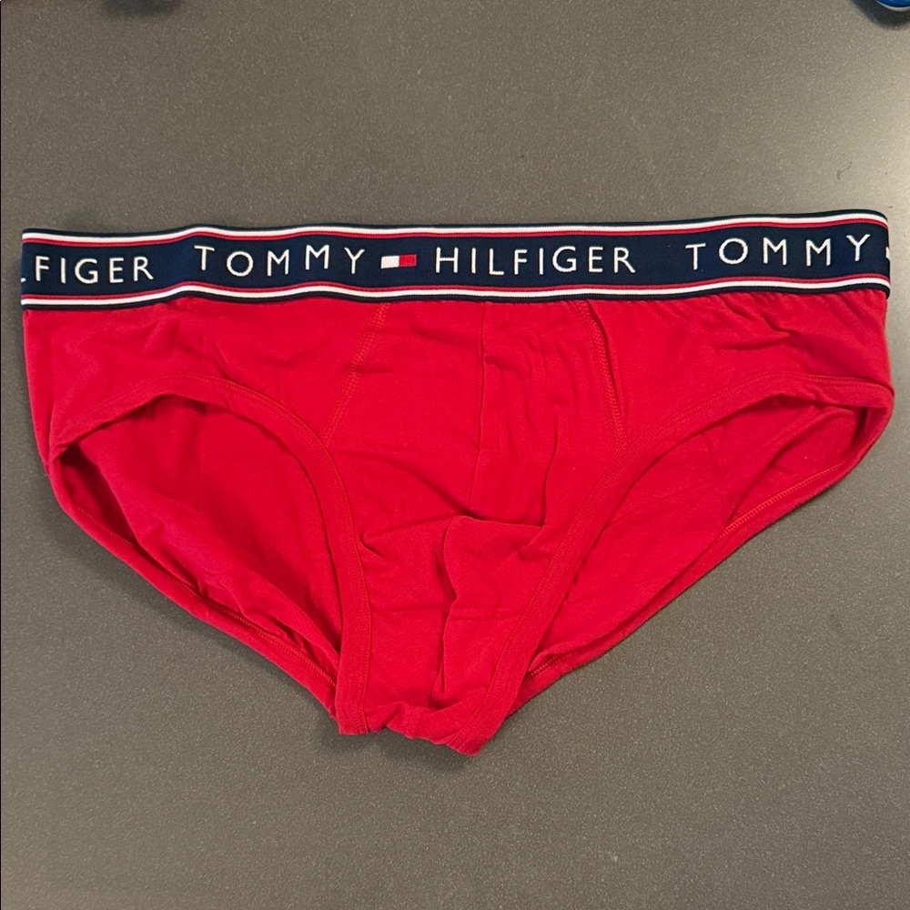 New Tommy Hilfiger Men's Bold Red Briefs. Cotton.  Large.